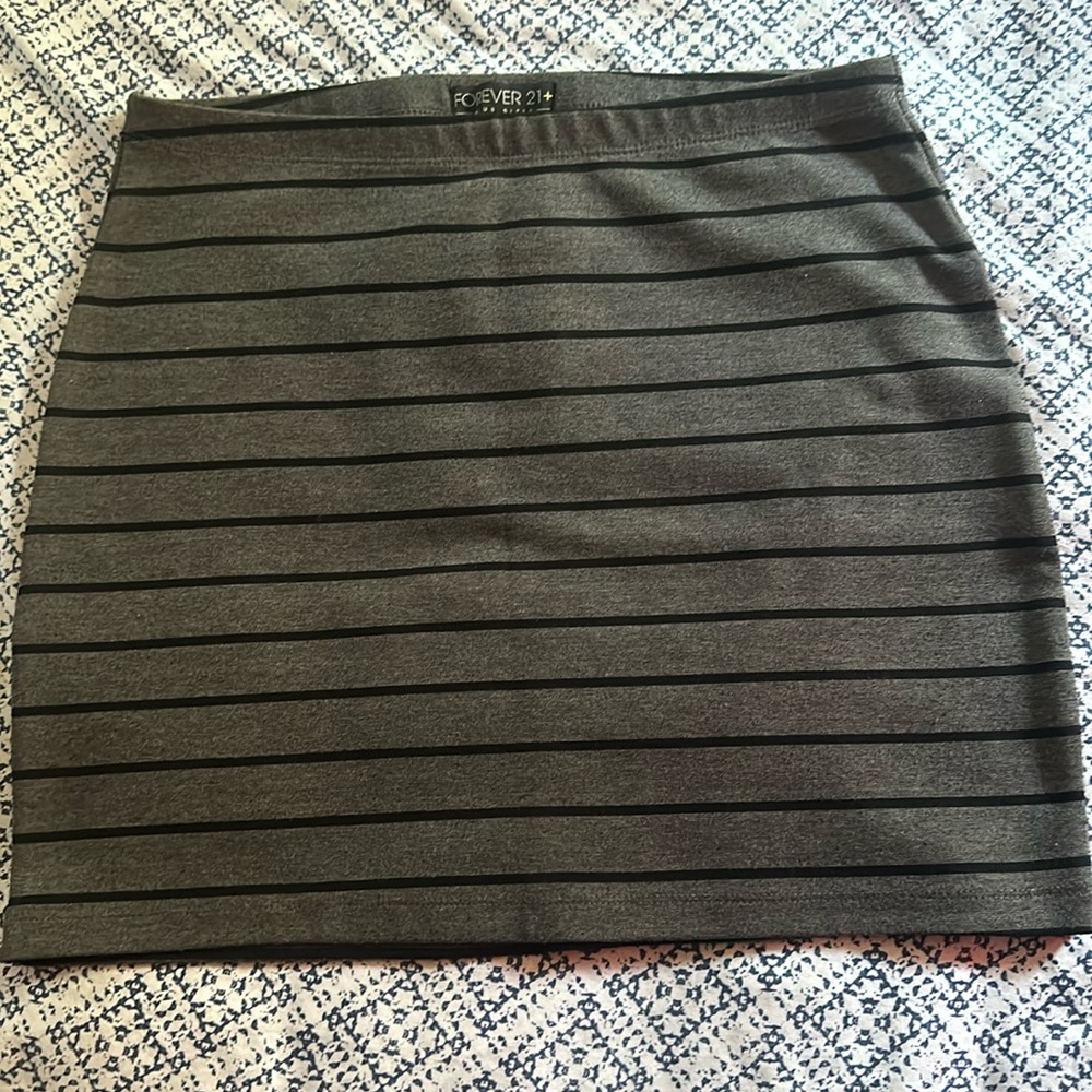 Forever 21 gray strip skirt.